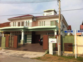 Гостиница Port Dickson Holiday Home  Порт Диксон